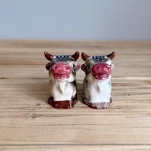 Vintage Porcelain Bull/Cow Salt & Pepper Shakers